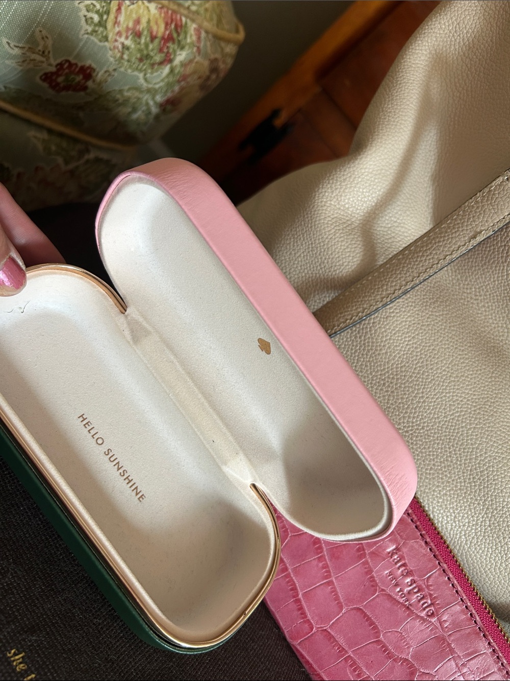 Kate Spade Cream Leather Tote Bag with Pink Accessories - Picture 8 of 10